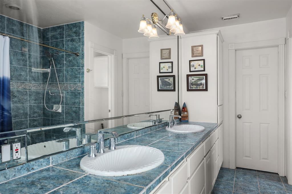 3802 Tidewater Dr, Galveston, Texas image 35