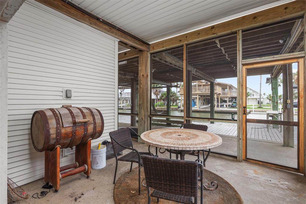3802 Tidewater Dr, Galveston, Texas image 8