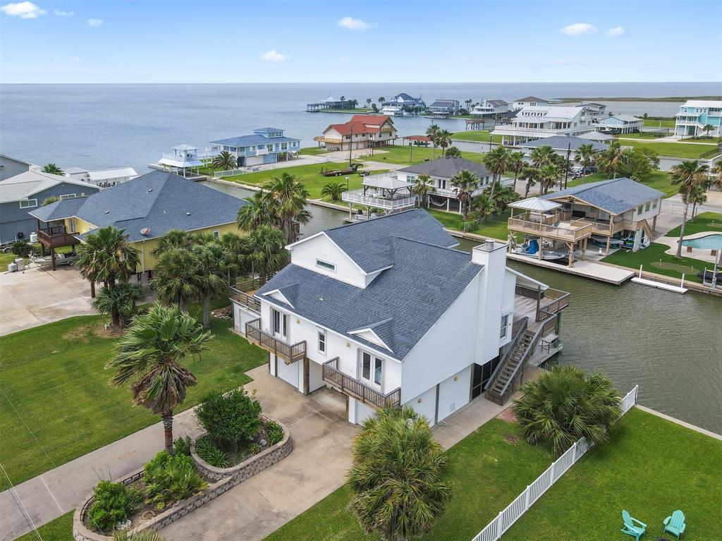 3802 Tidewater Dr, Galveston, Texas image 2