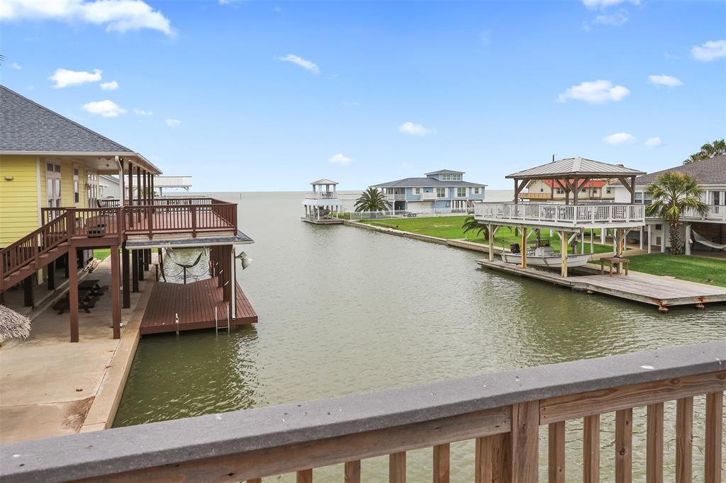 3802 Tidewater Dr, Galveston, Texas image 4