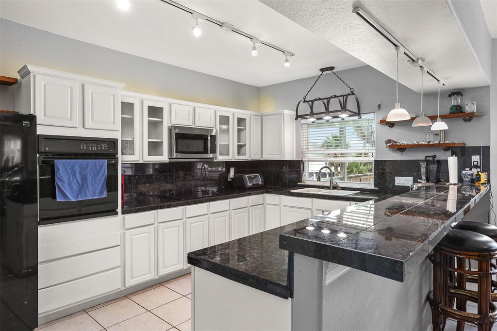3802 Tidewater Dr, Galveston, Texas image 16