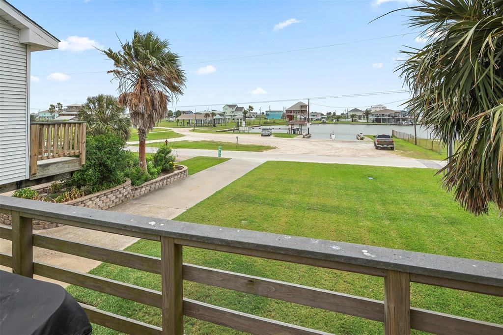 3802 Tidewater Dr, Galveston, Texas image 47