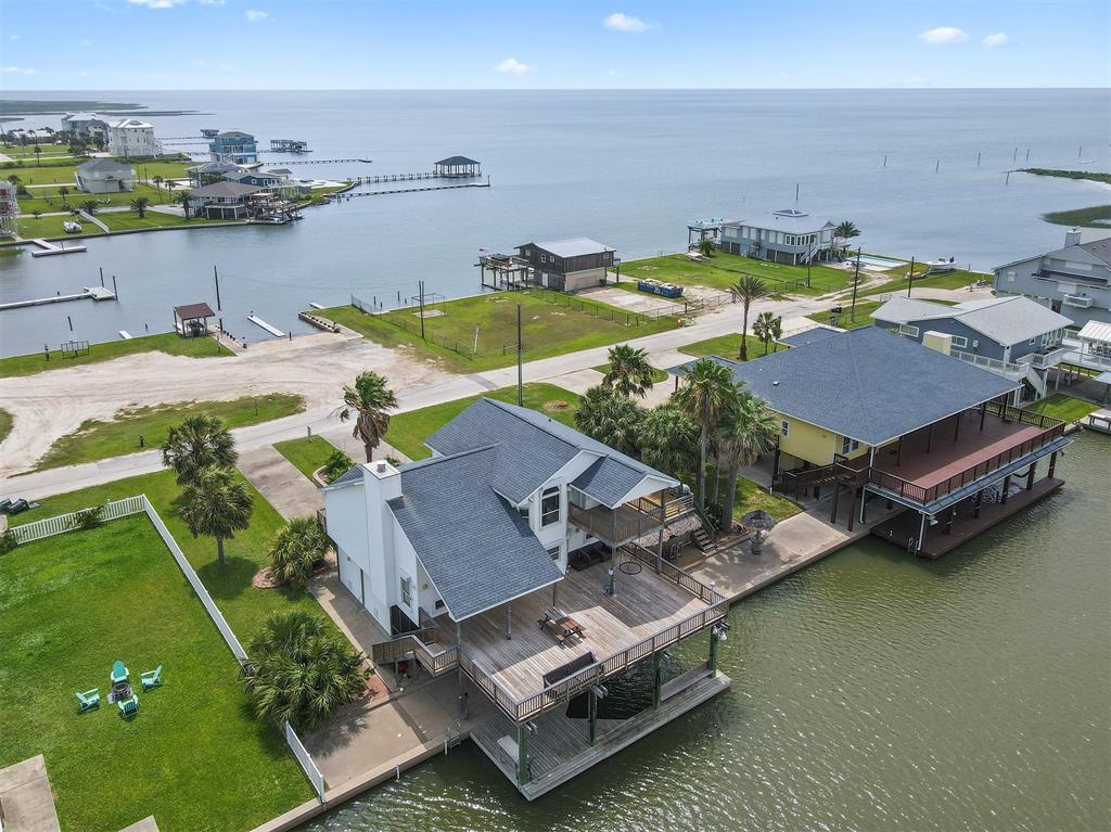 3802 Tidewater Dr, Galveston, Texas image 1