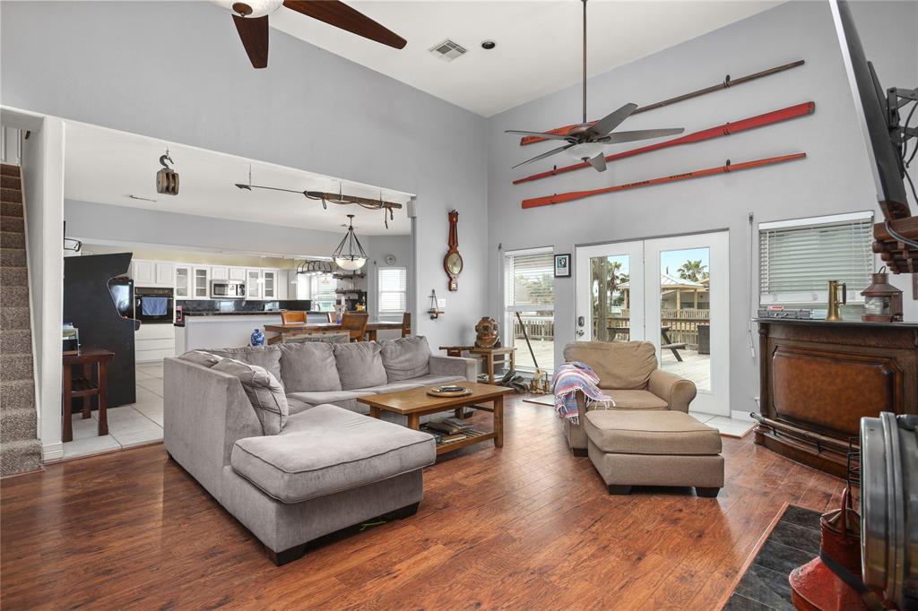 3802 Tidewater Dr, Galveston, Texas image 13