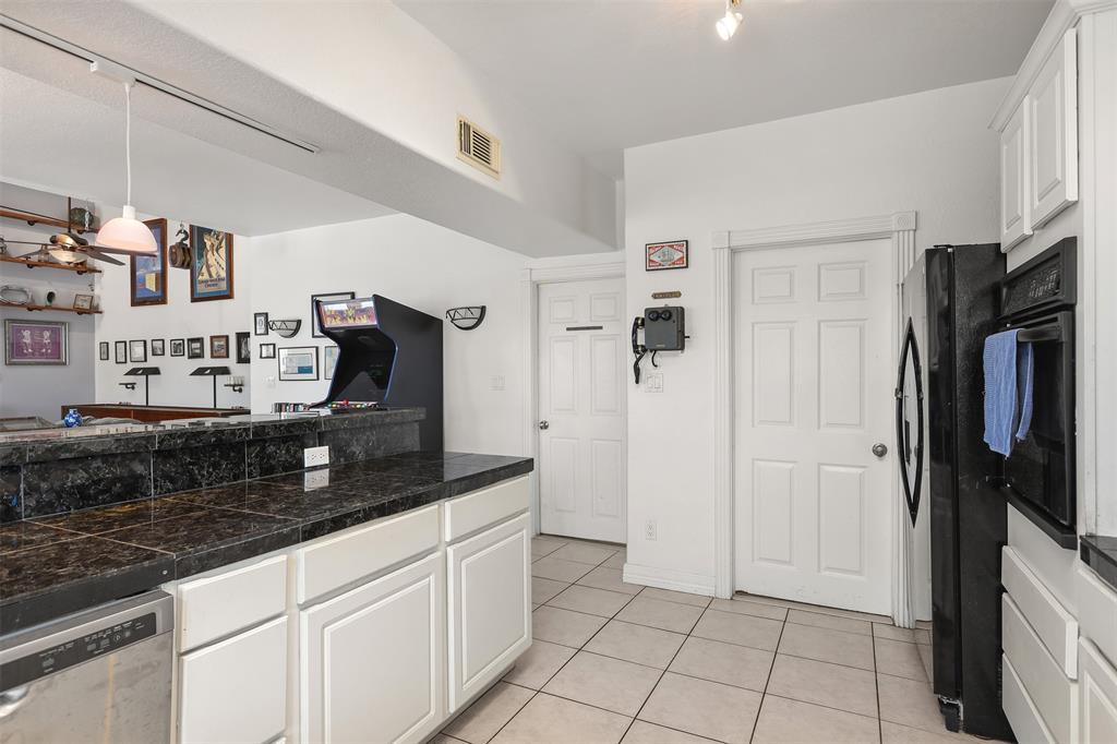 3802 Tidewater Dr, Galveston, Texas image 18