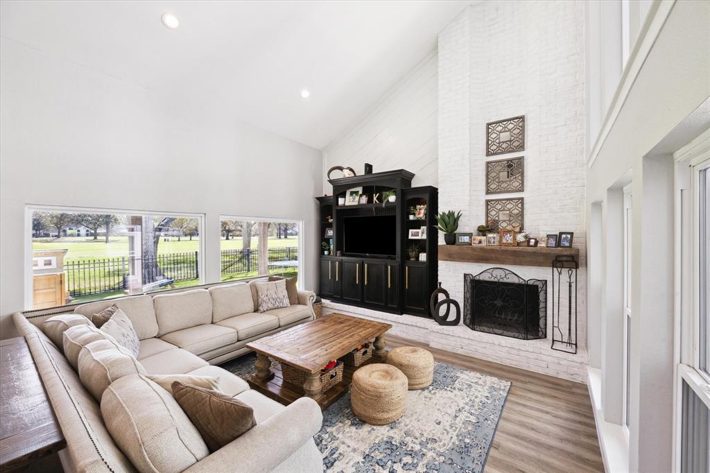 2303 Fairway Circle, Pearland, Texas image 13