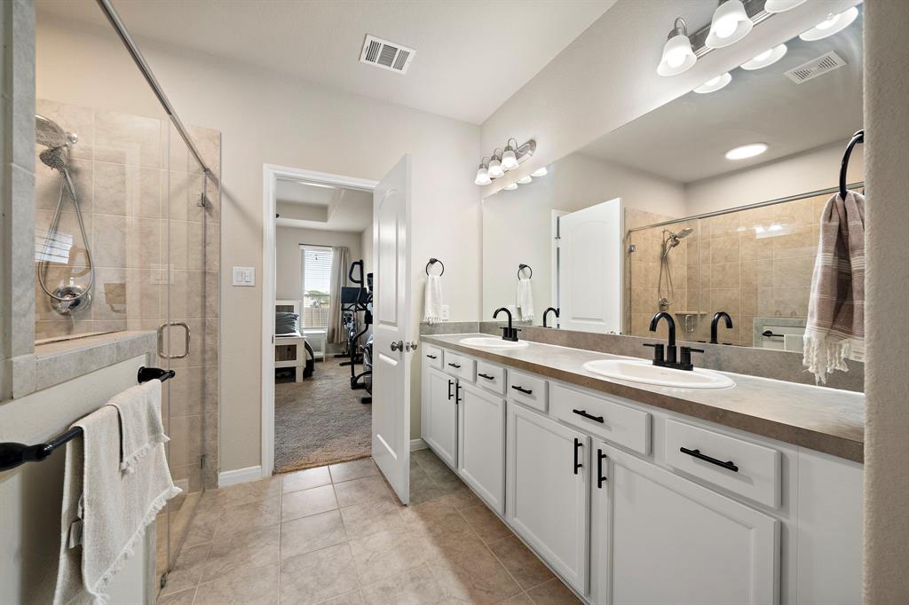 4221 E Bayou Maison Circle, Dickinson, Texas image 16