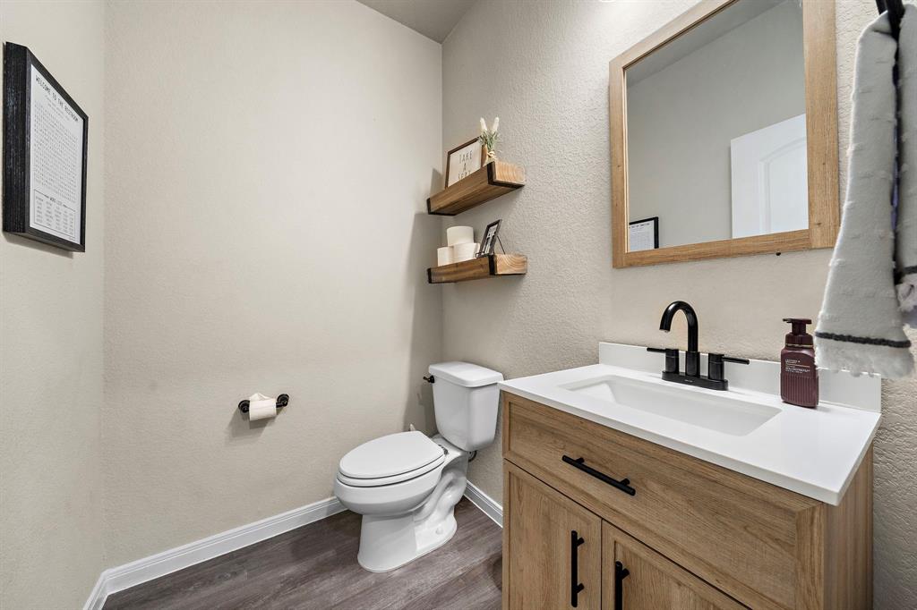 4221 E Bayou Maison Circle, Dickinson, Texas image 13