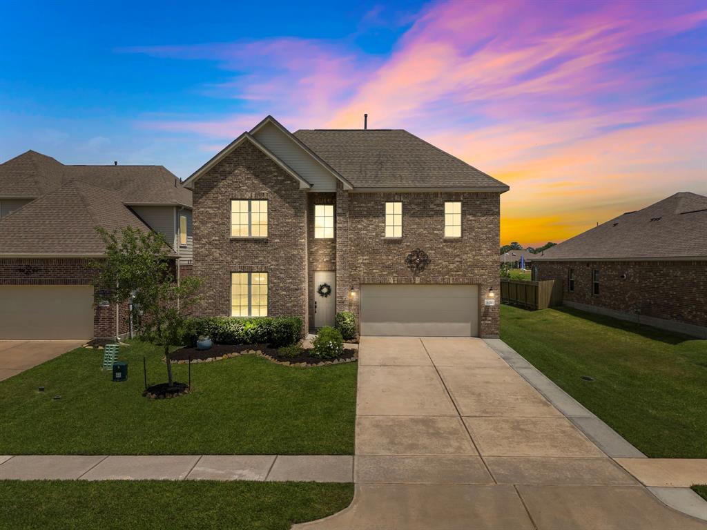 4221 E Bayou Maison Circle, Dickinson, Texas image 1