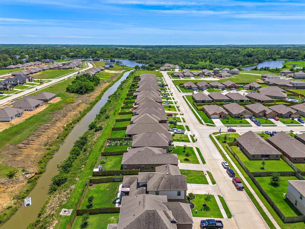 4221 E Bayou Maison Circle, Dickinson, Texas image 31