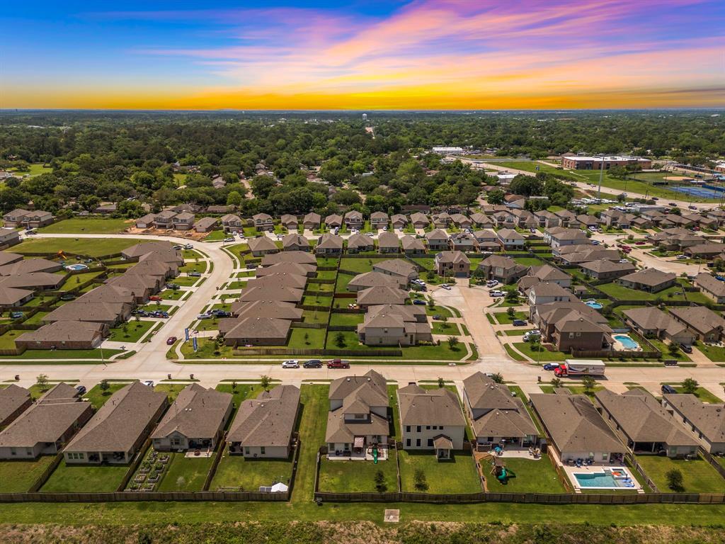 4221 E Bayou Maison Circle, Dickinson, Texas image 32
