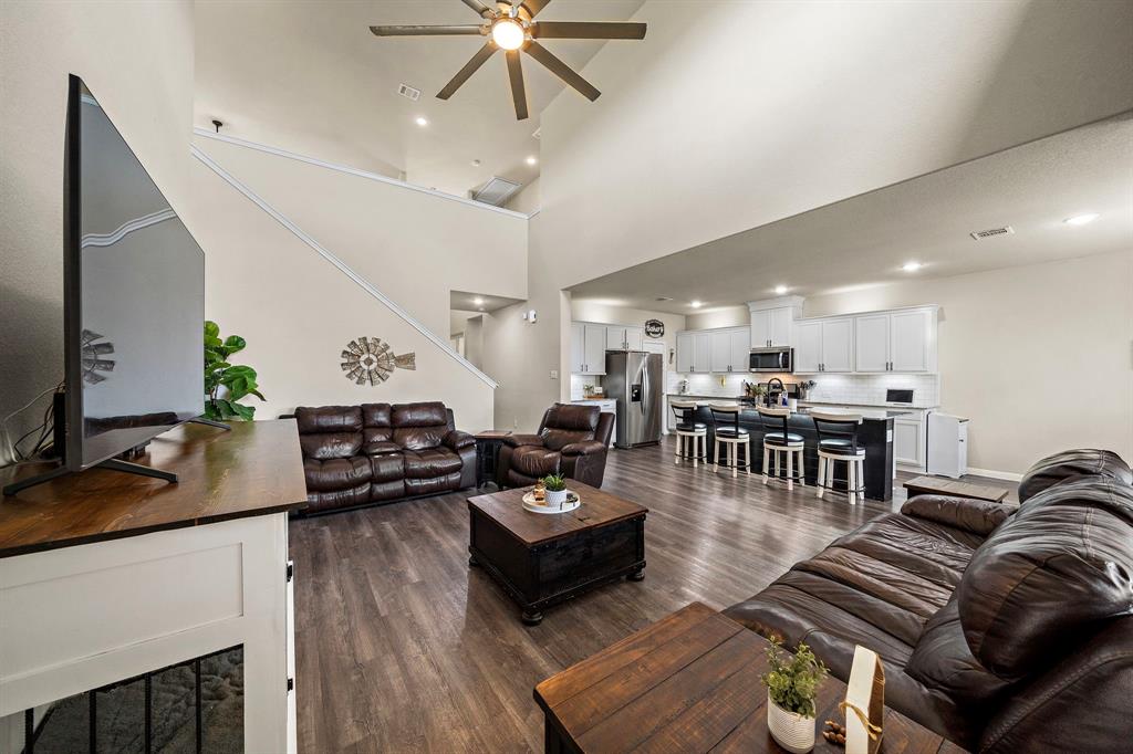 4221 E Bayou Maison Circle, Dickinson, Texas image 6