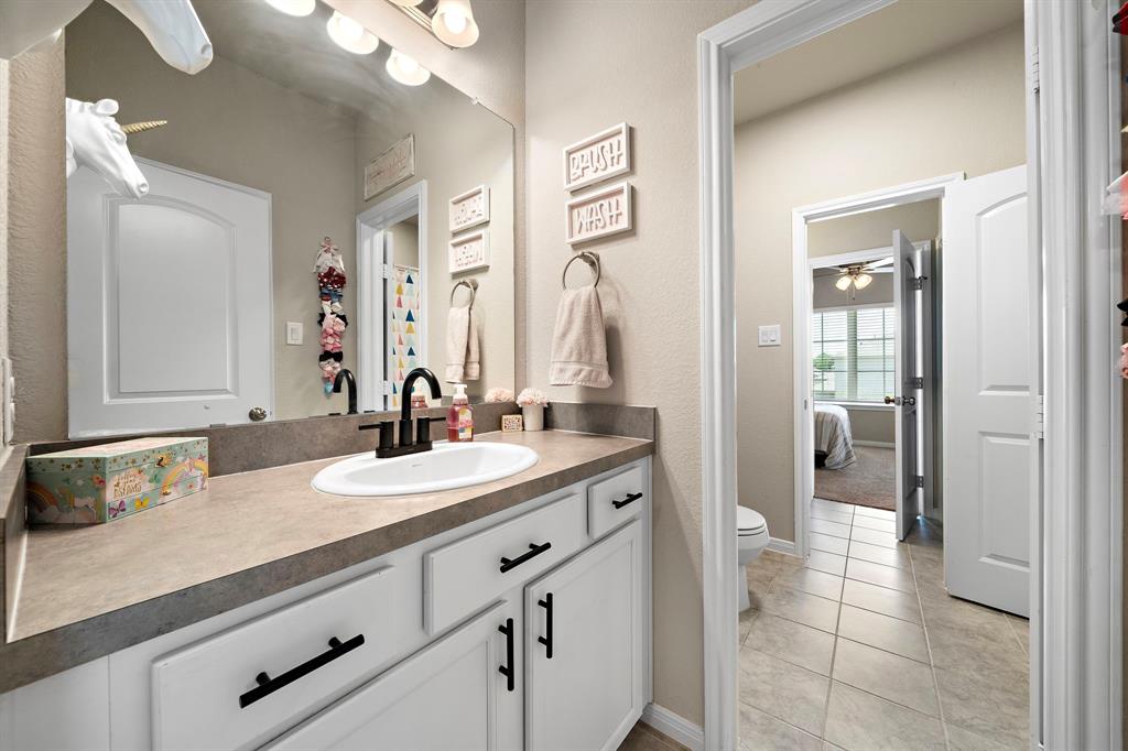4221 E Bayou Maison Circle, Dickinson, Texas image 22
