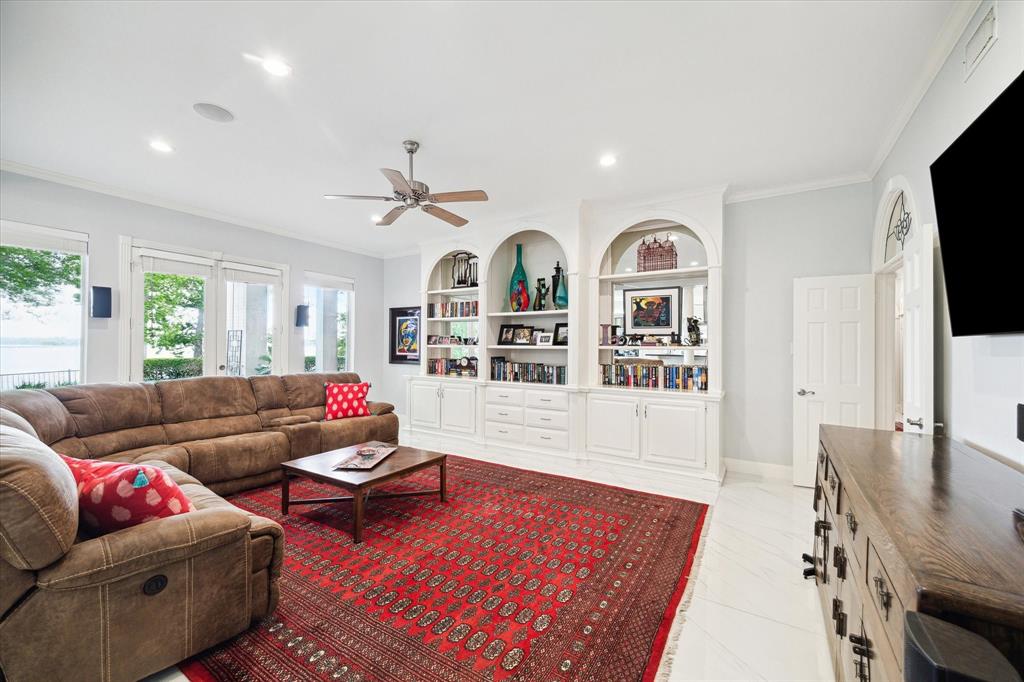 1623 Scenic Shore Drive, Kingwood, Texas image 17
