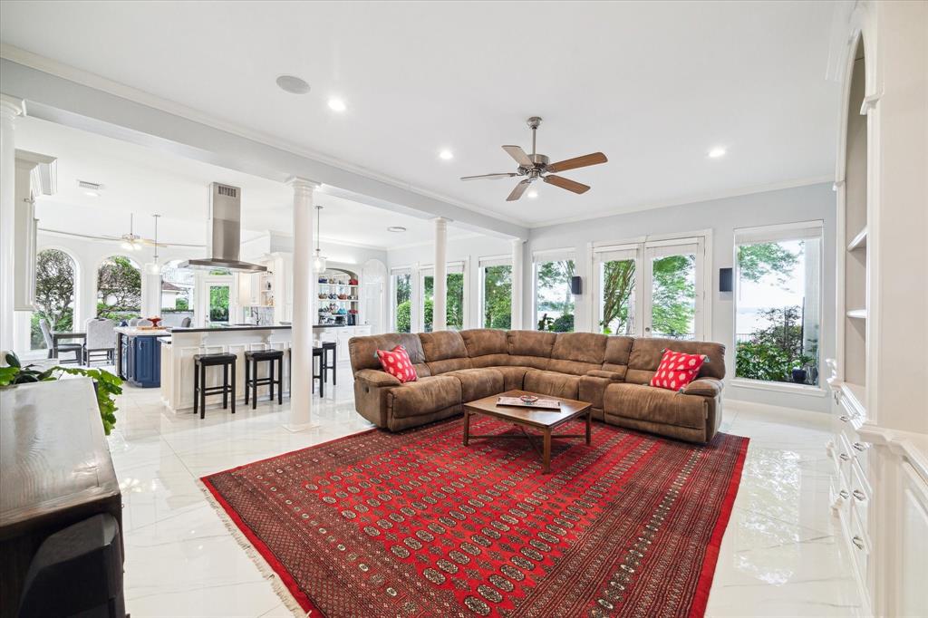 1623 Scenic Shore Drive, Kingwood, Texas image 19