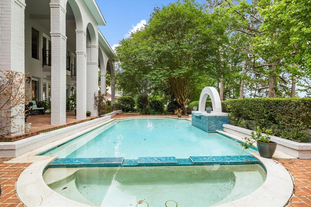 1623 Scenic Shore Drive, Kingwood, Texas image 6