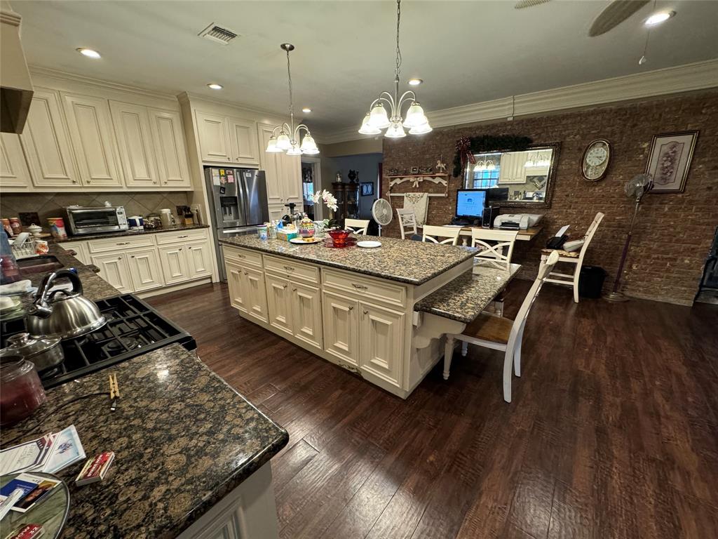 7824 Pecan Forest Lane, Baytown, Texas image 11