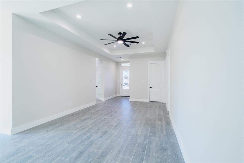 11194 Fieldcrest Drive, La Porte, Texas image 2