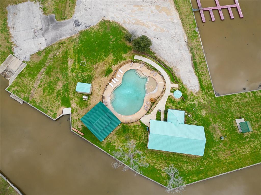 151 Wildwood Lake Drive, Huntsville, Texas image 17