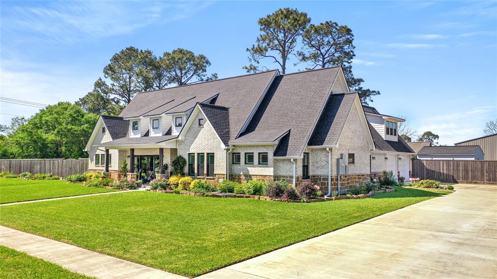 1 Harvest Glen, Angleton, Texas image 3
