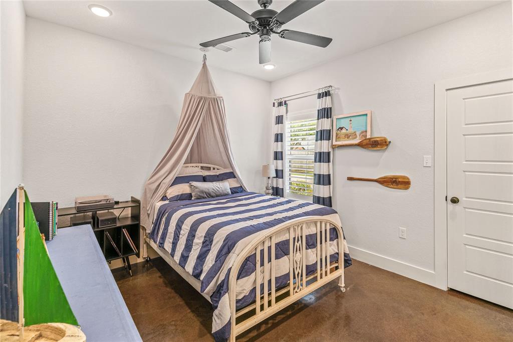 1 Harvest Glen, Angleton, Texas image 32