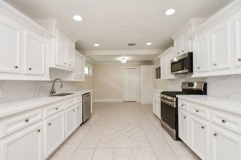 44 Farrell Street Houston TX 77022