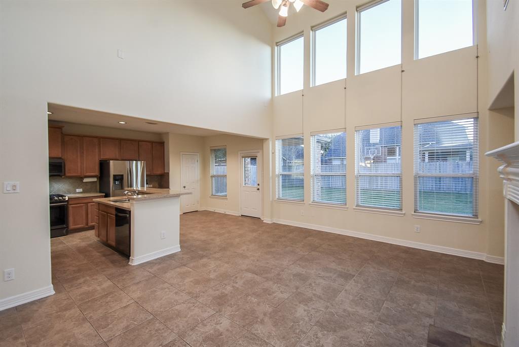 28015 Silverstream Court, Fulshear, Texas image 8