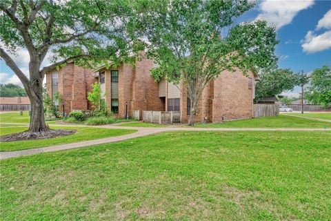 Photo of 2400 Longmire Drive #303, College Station, TX 77845 (MLS # 78491534)
