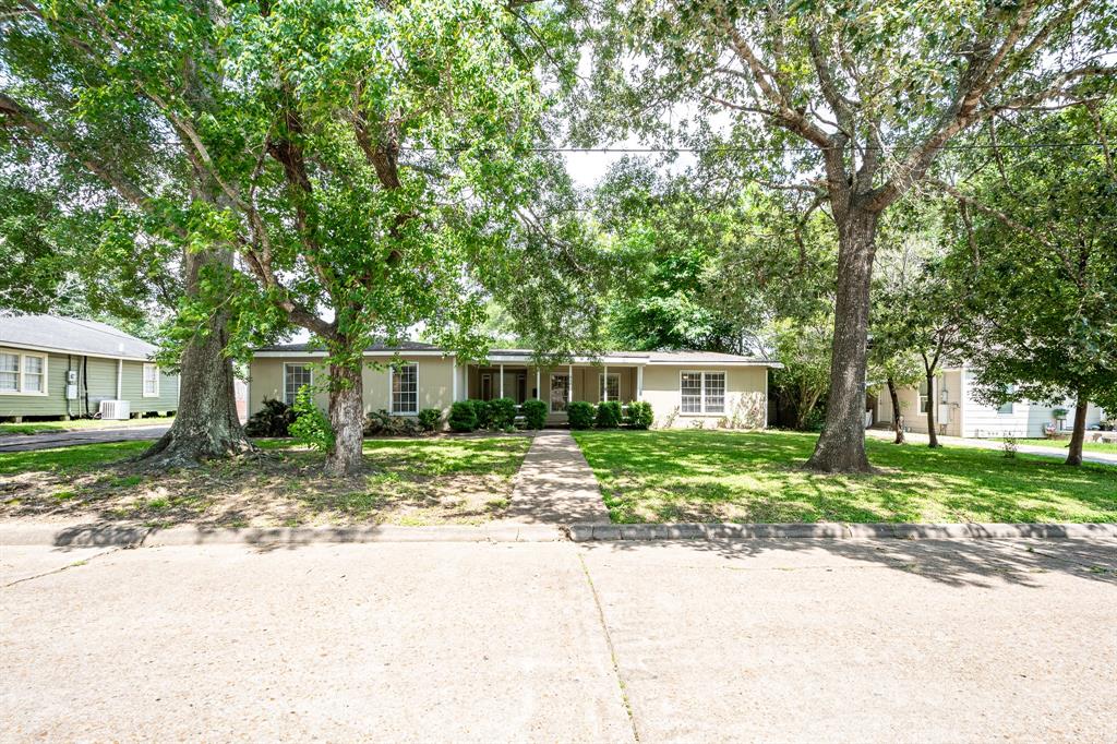 412 Kentucky Street, Liberty, Texas image 1