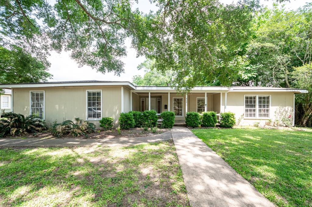 412 Kentucky Street, Liberty, Texas image 2