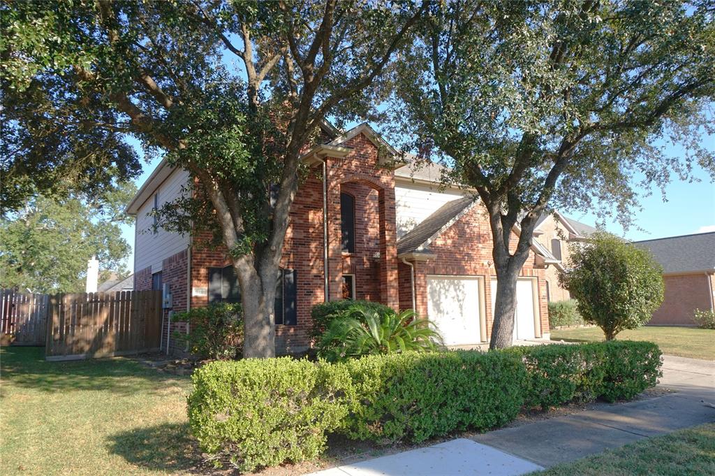 18810 Woodbreeze Drive, Humble, Texas image 2