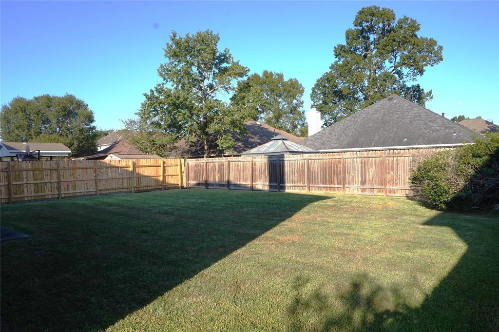 18810 Woodbreeze Drive, Humble, Texas image 38