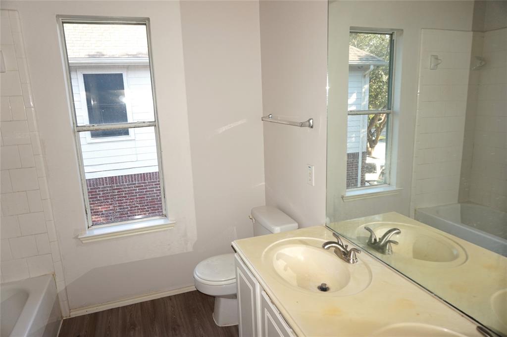 18810 Woodbreeze Drive, Humble, Texas image 37