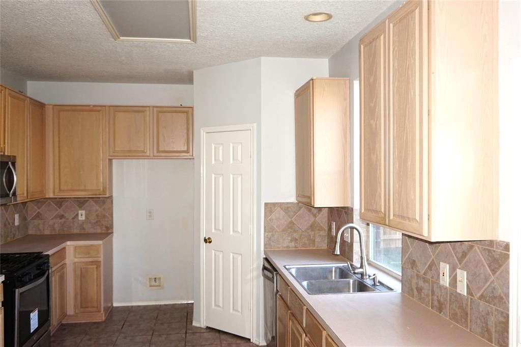 18810 Woodbreeze Drive, Humble, Texas image 15