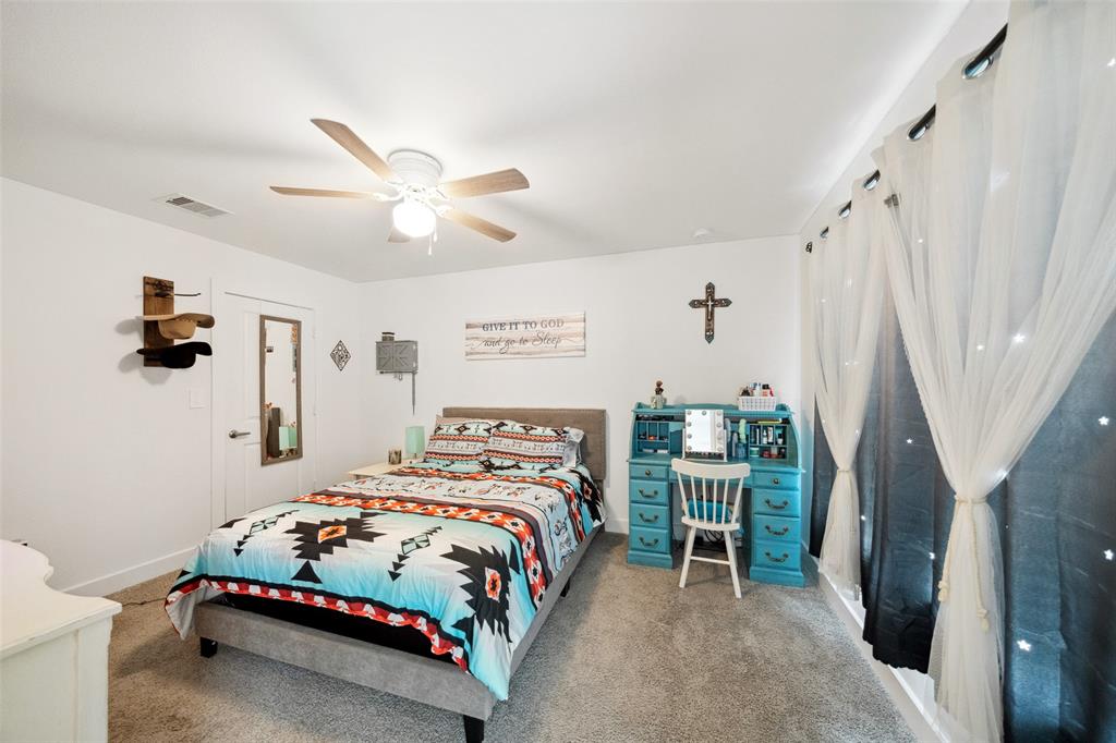 6006 Hazel Place Drive, Conroe, Texas image 19
