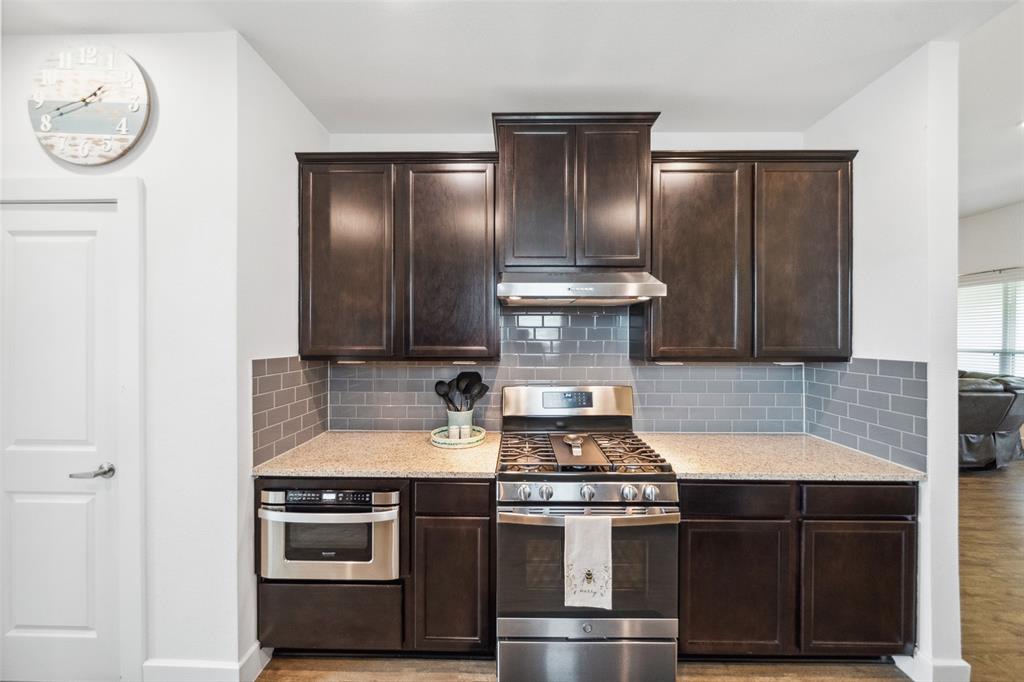 6006 Hazel Place Drive, Conroe, Texas image 6
