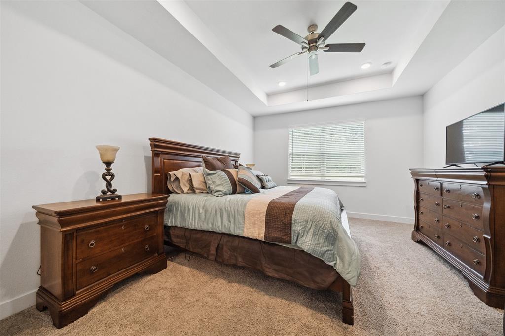 6006 Hazel Place Drive, Conroe, Texas image 12
