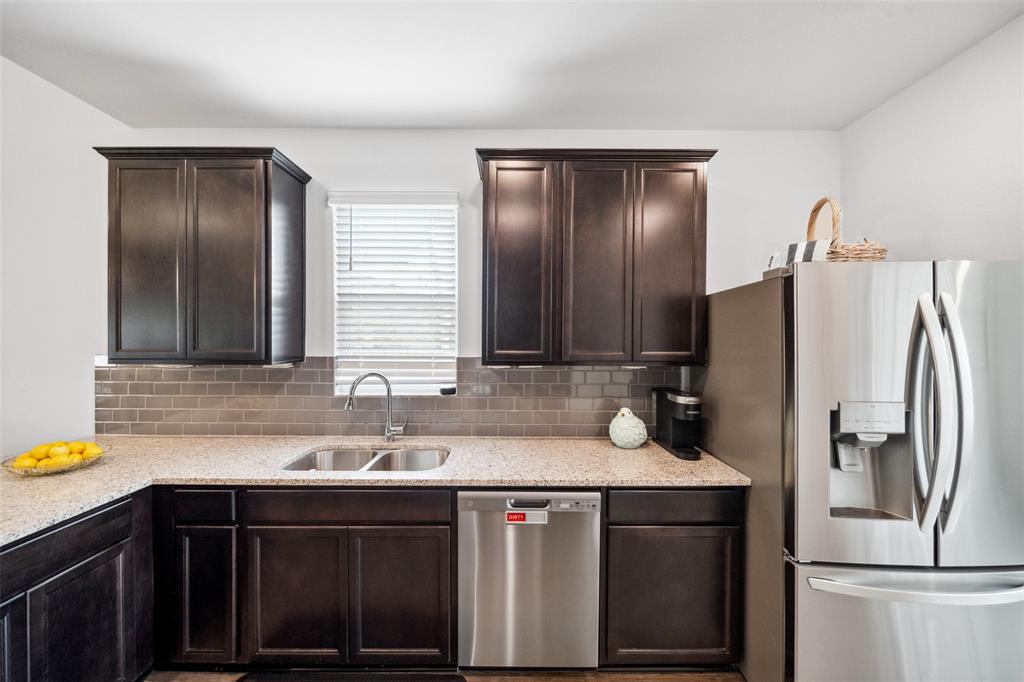 6006 Hazel Place Drive, Conroe, Texas image 5