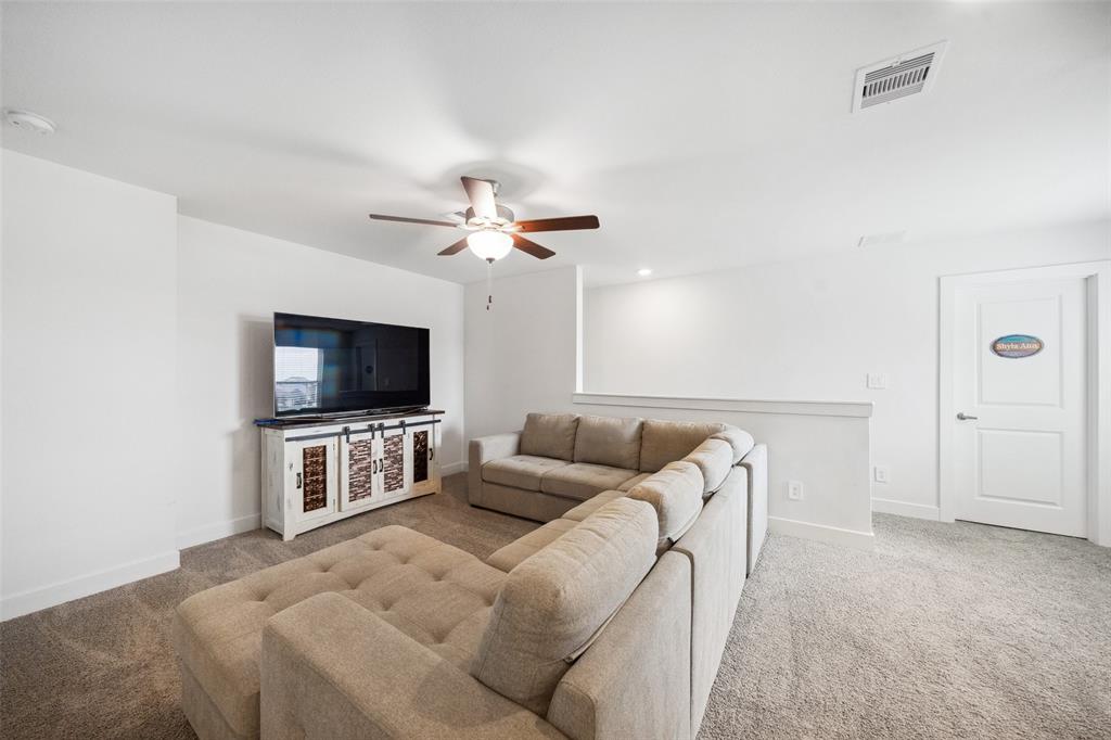 6006 Hazel Place Drive, Conroe, Texas image 18