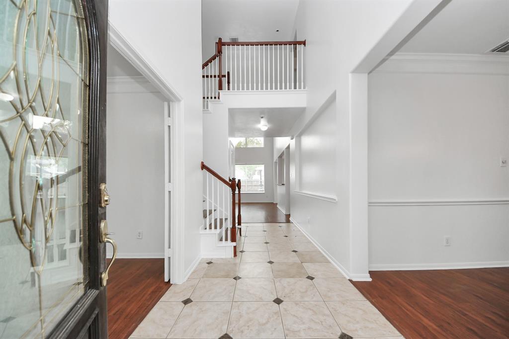 1605 Spring Glen Lane, Pearland, Texas image 6