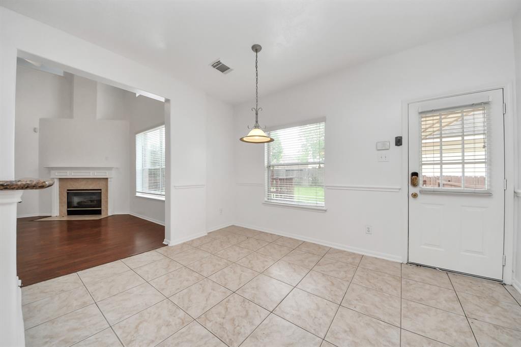 1605 Spring Glen Lane, Pearland, Texas image 26