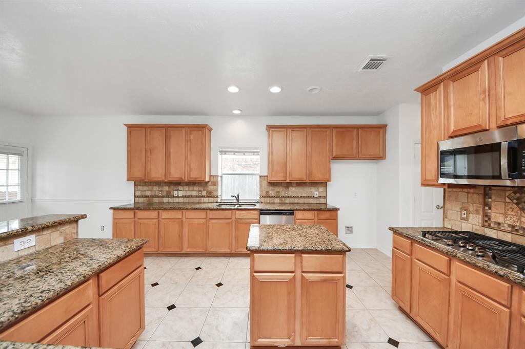 1605 Spring Glen Lane, Pearland, Texas image 24