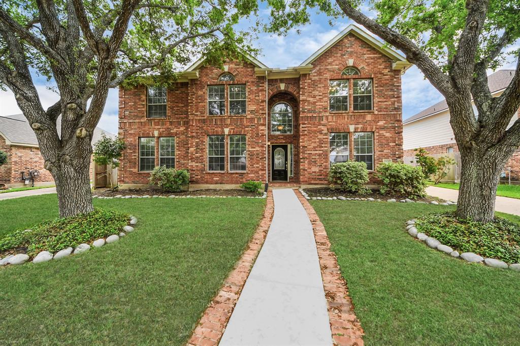 1605 Spring Glen Lane, Pearland, Texas image 1