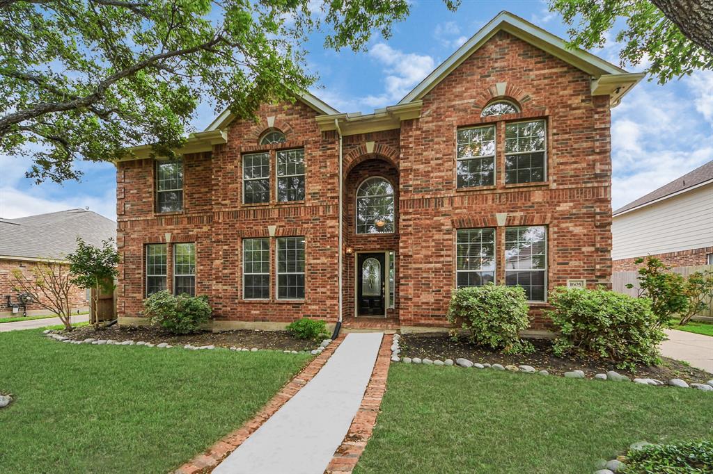 1605 Spring Glen Lane, Pearland, Texas image 2