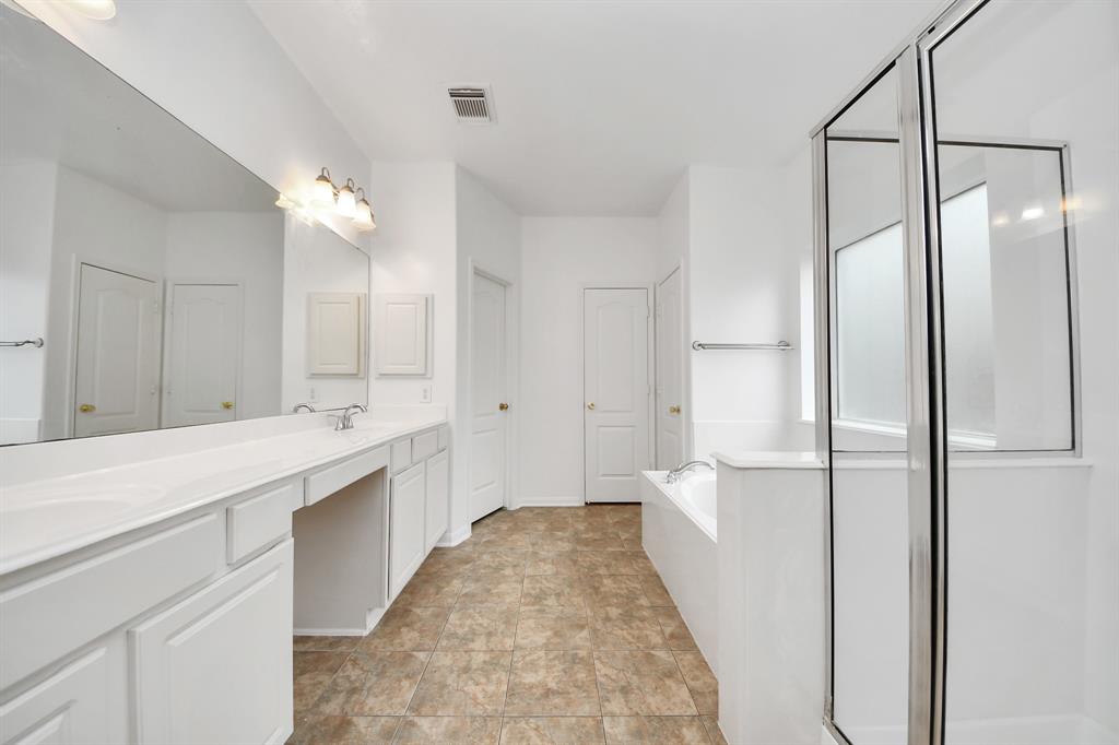 1605 Spring Glen Lane, Pearland, Texas image 33