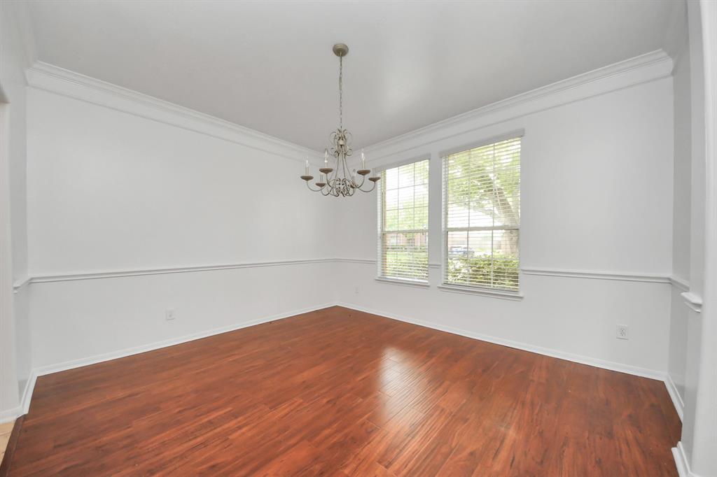 1605 Spring Glen Lane, Pearland, Texas image 9