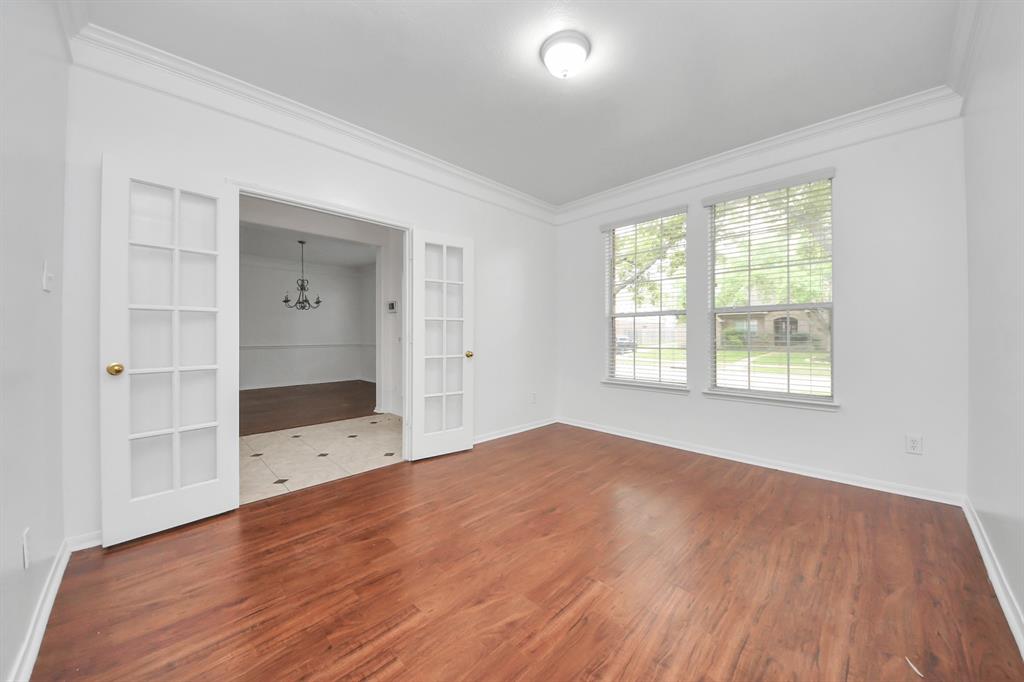 1605 Spring Glen Lane, Pearland, Texas image 11