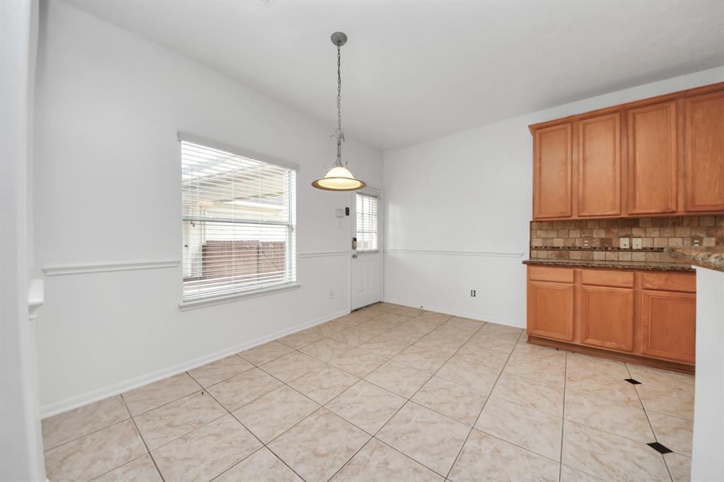 1605 Spring Glen Lane, Pearland, Texas image 25