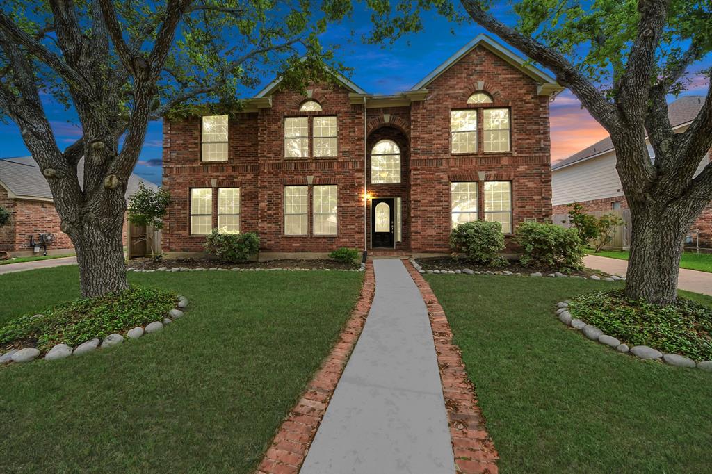 1605 Spring Glen Lane, Pearland, Texas image 3
