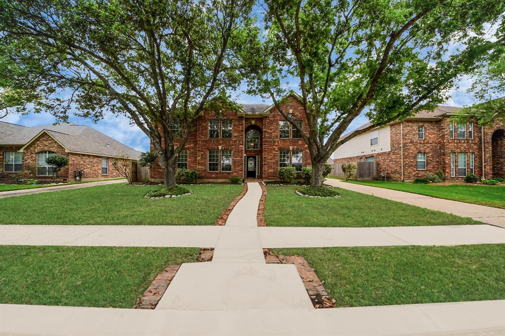1605 Spring Glen Lane, Pearland, Texas image 4